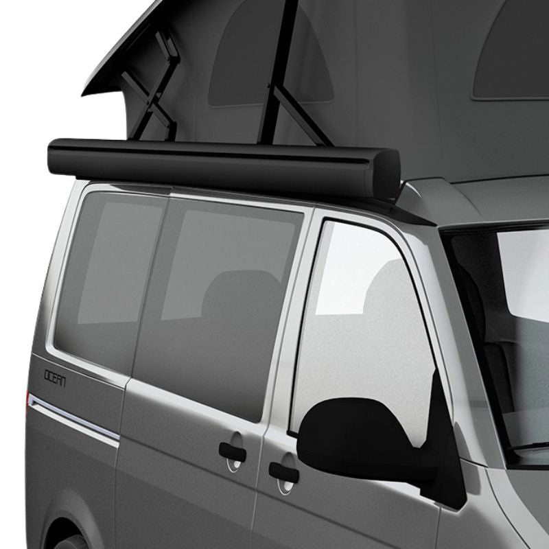 Fiamma F43VAN installato su minivan con tetto a soffietto