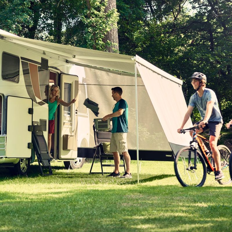 Thule Sun Blocker G2 Side in uso con camper