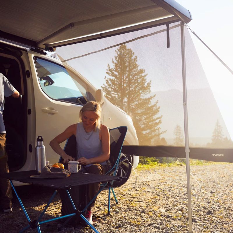 Thule Sun Blocker G2 Side in uso con furgone