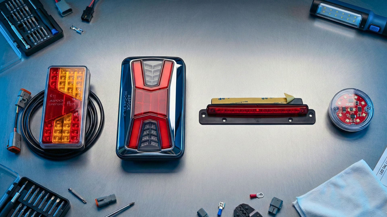 Moduli e fanali LED per camper e veicoli commerciali