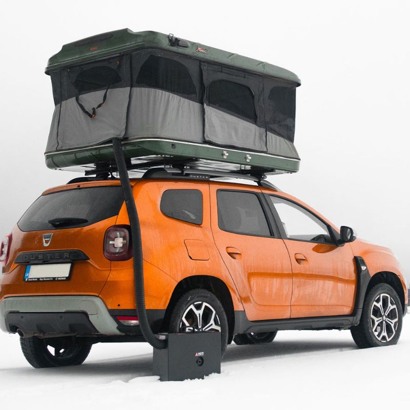 Autoterm TravelBox 2.0 in uso esterno con tenda da tetto