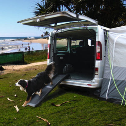 Camp4 Zora rampa pieghevole per cani in uso