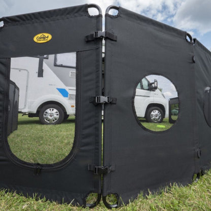 Camp4 recinto pieghevole e portatile per cani in uso 3