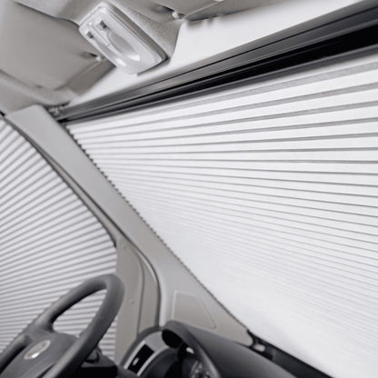 Dometic FP 300 oscurante plissettato cabina Ducato vista interna chiuso