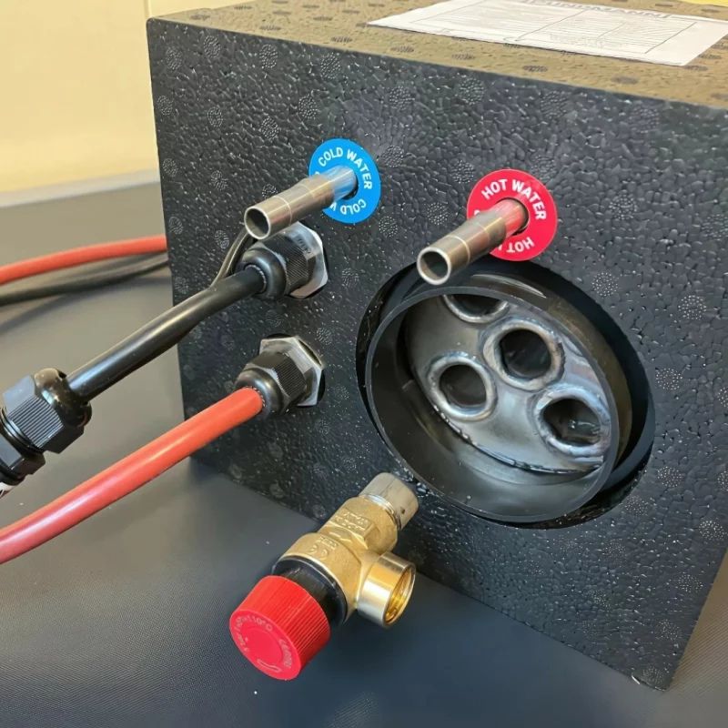 Pundmann Therm Air dettaglio attacchi collegamenti frontali