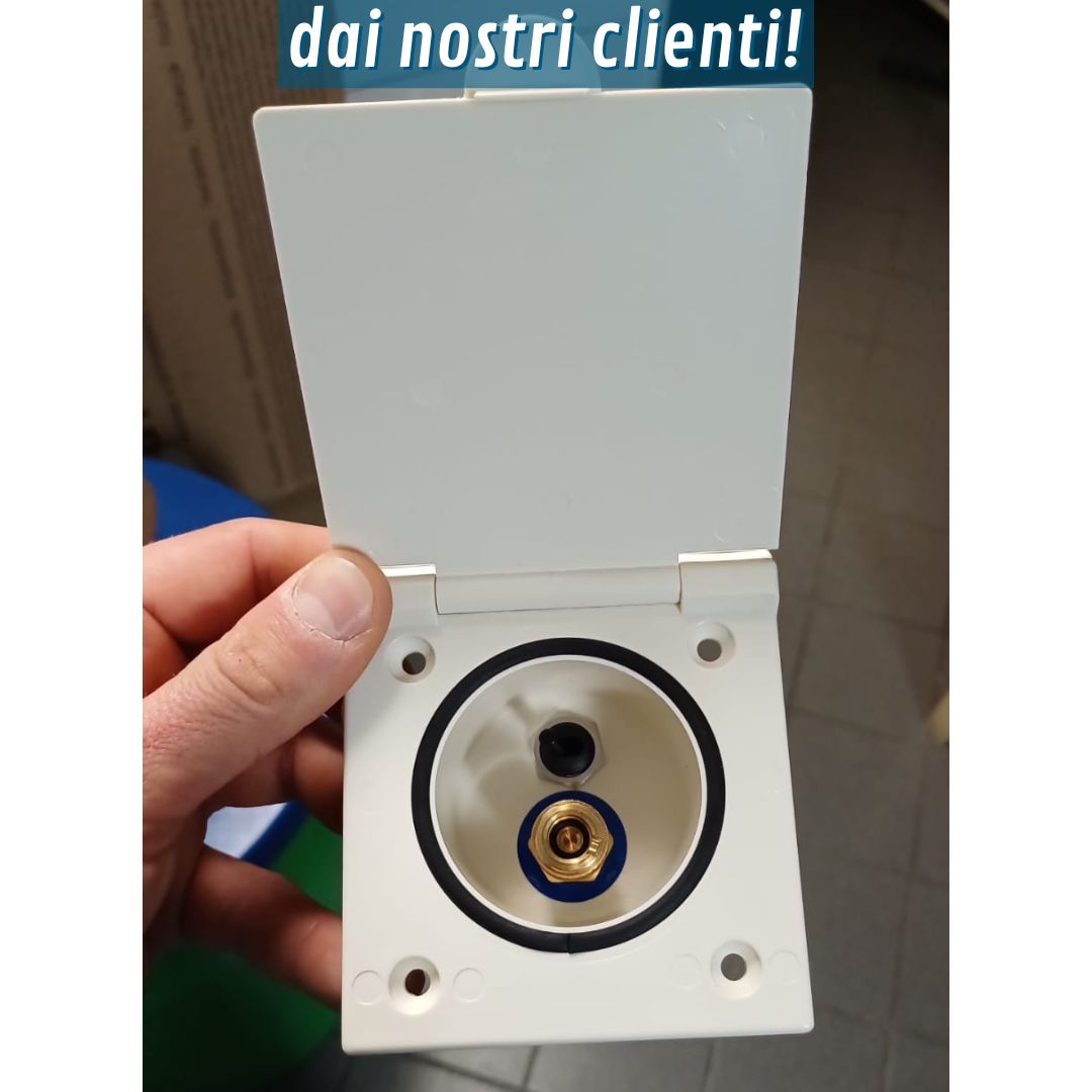 Reich presa esterna quadrata doccia camper foto clienti 1