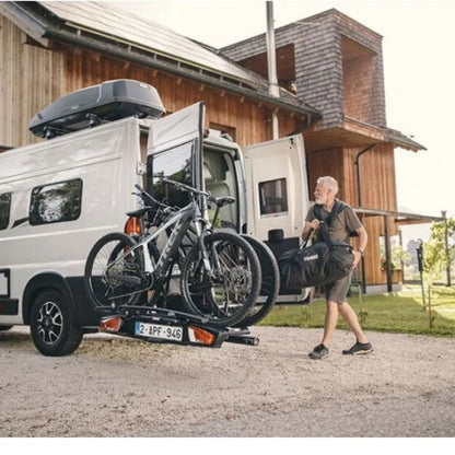 Thule VeloSwing in uso aperto lateralmente