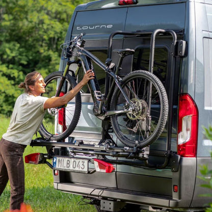 Thule VeloTrack Frame portabici per furgoni Ducato in uso