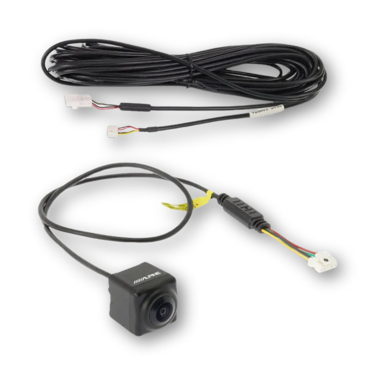 Retrocamera Alpine HCE-C2100RD con il suo cavo e la prolunga da 10 m