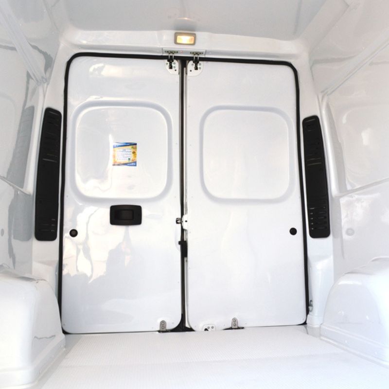 car fiberglass brnbi esempio portelloni e interno bianco