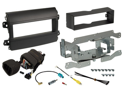 Cornice, staffe e cablaggio del kit di montaggio Alpine per il Fiat Ducato 8