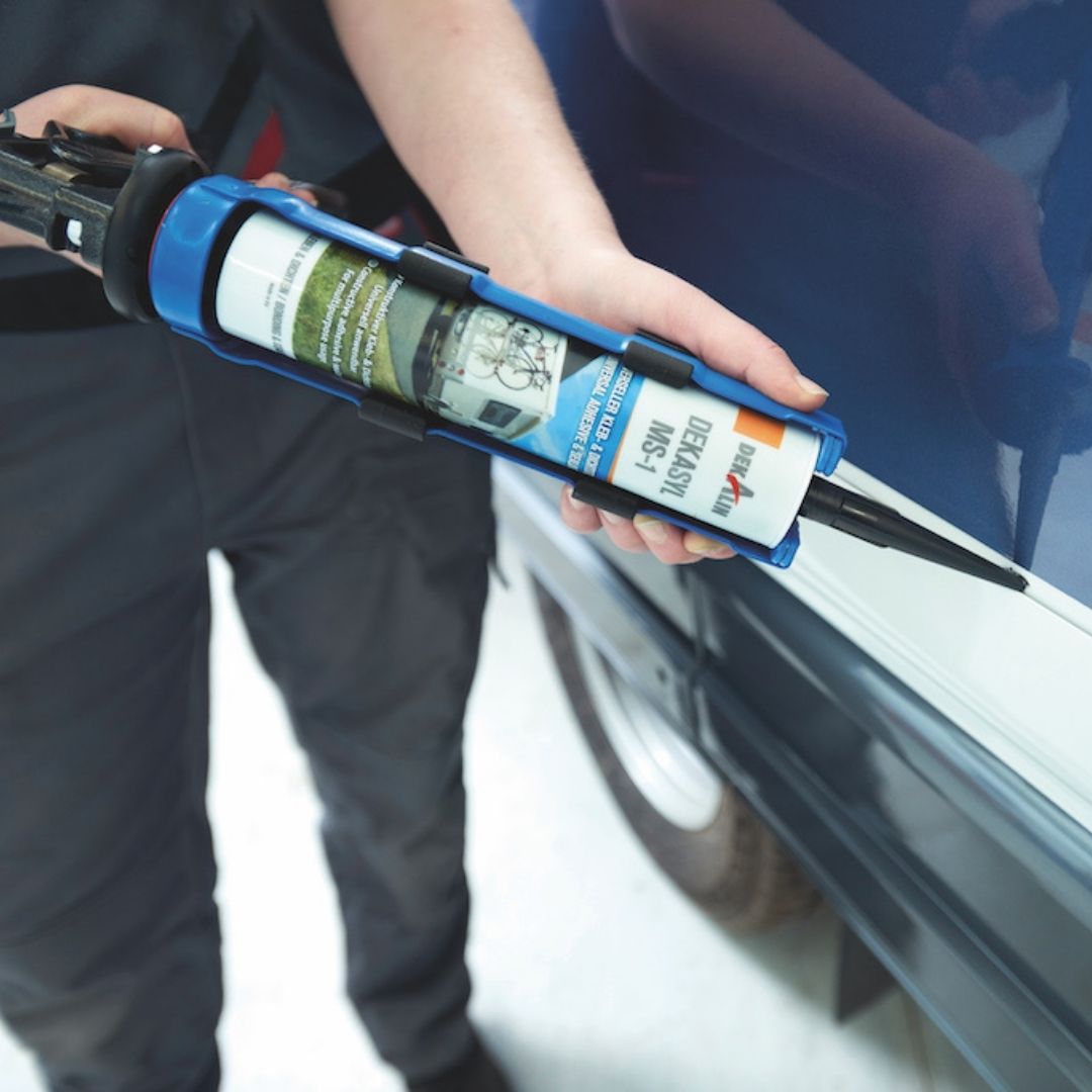 Dekalin Dekasyl MS-1 Polymer sigillante per camper in uso